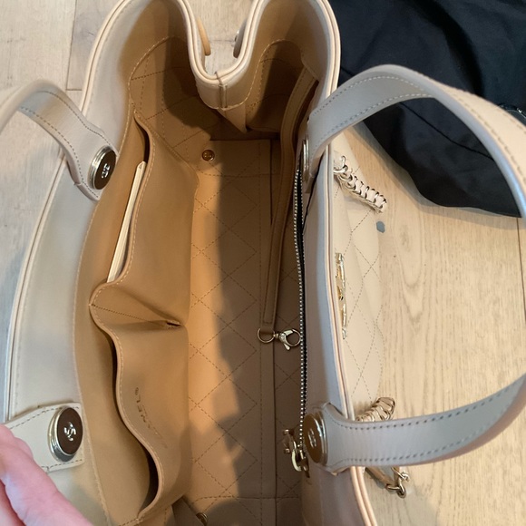 💕Chanel Blush Petite Shopping Tote Spring 2021💕 - Picture 6 of 6